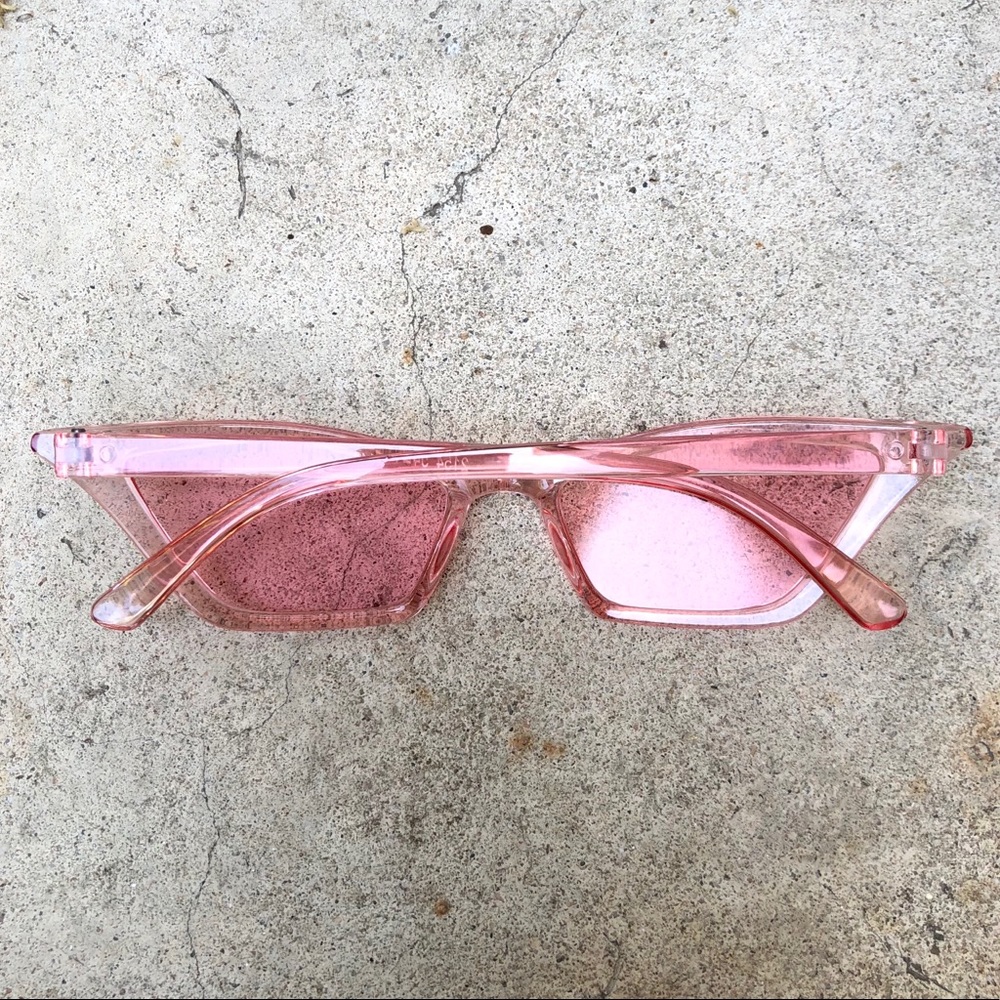 5/$25♥️ Cat eye pink/nude Clear Lucite glasses - Picture 3 of 8